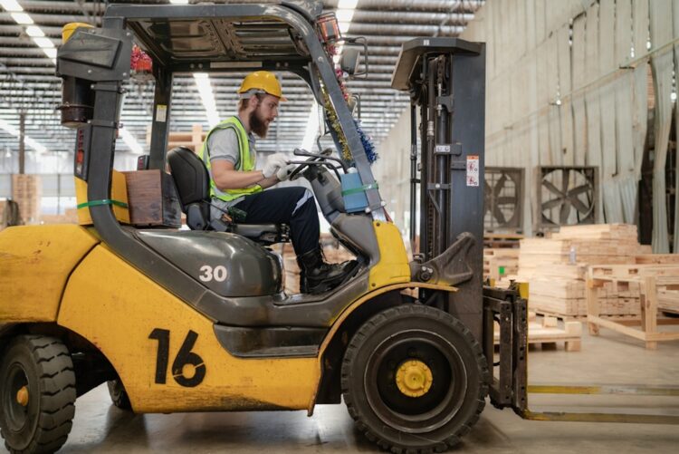 Harold: “Ik werk 40 uur per week in de fabriek en mijn buurvrouw met 2 kinderen ontvangt meer geld met een uitkering!”