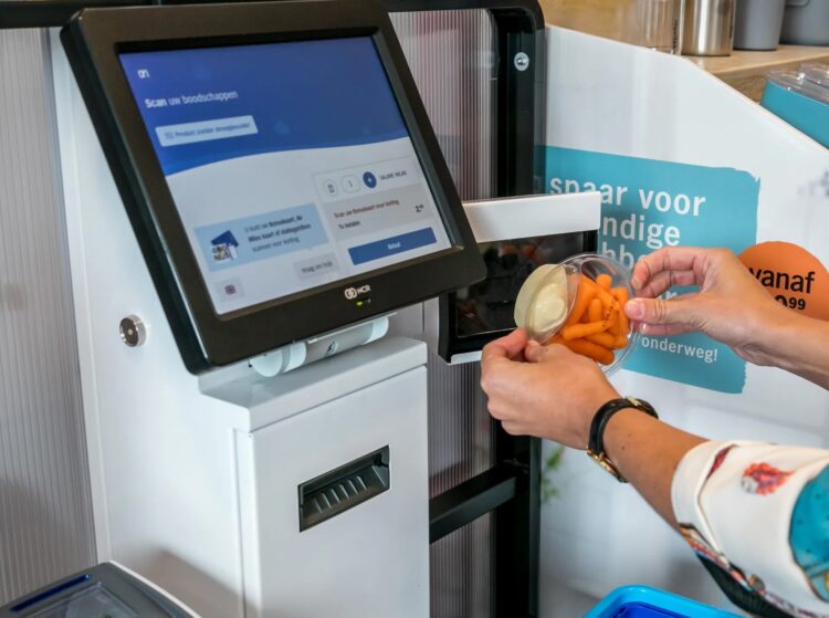 Producten niet afrekenen bij de zelfscankassa: Zo hoog is de boete!
