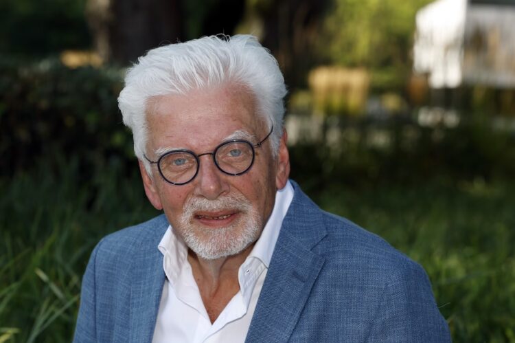 Babynieuws voor Jan Slagter! Hij deelt deze té lieve foto