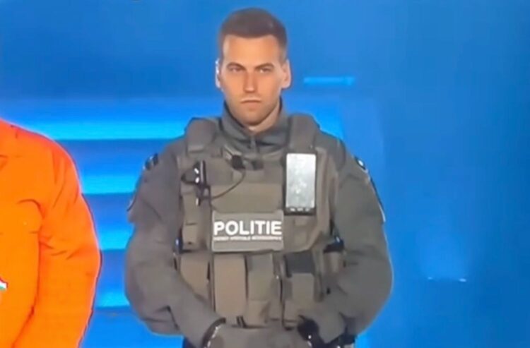 Nederland ontploft over ‘knappe agent’ uit The Passion, kijkers starten zoektocht: ‘Dít is hem!’