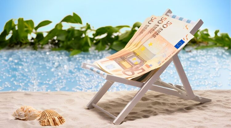 Vakantiegeld valt voor veel mensen dit jaar lager uit: bekijk hier hoeveel er voor jou overblijft