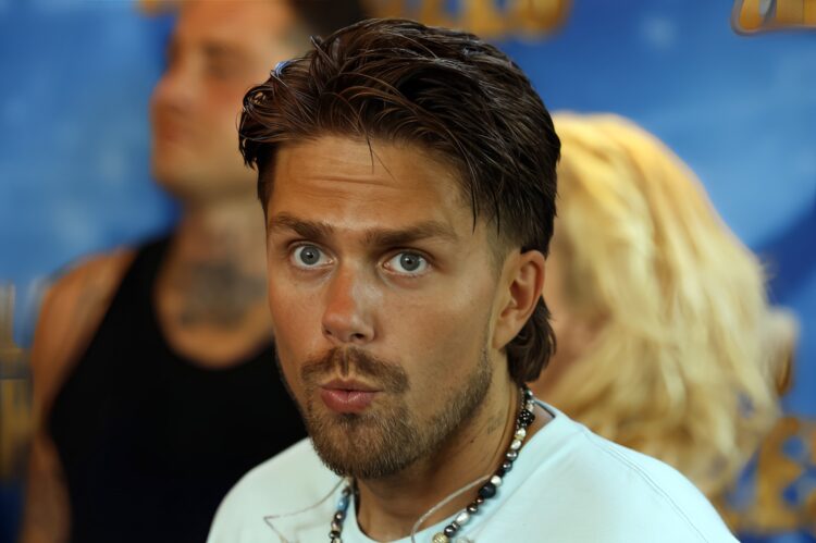 Even binnengluren: André Hazes haalt appartement uit de verkoop: Liefdesnestje?