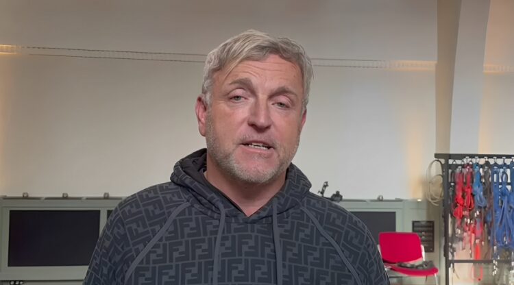 Schokkend nieuws: “Gordon van balkon gesprongen”