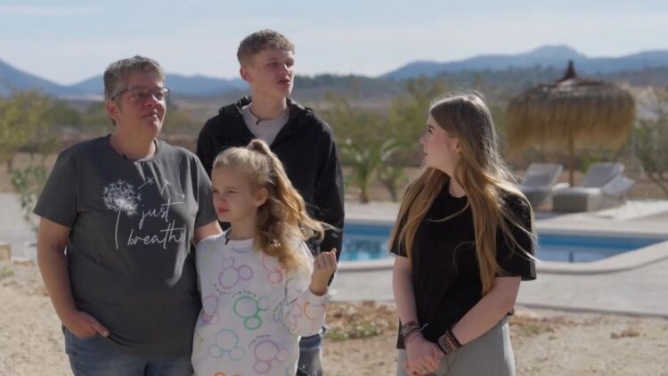 Steenrijk, Straatarm-kijkers gaan los over arm gezin: “Niet te geloven”