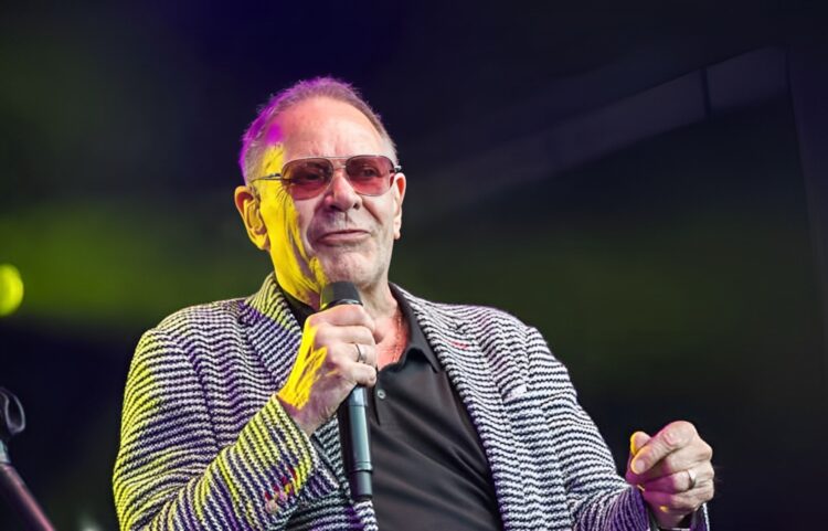 Fans in tranen: “Ex-vrouw van Rob de Nijs brengt niet eerder uitgebracht lied uit”