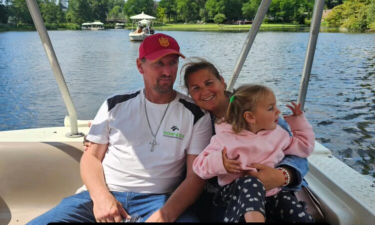 Janneke Jelies doet emotionele onthulling in Spanje