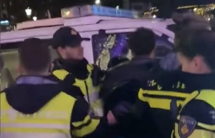 Jongeman wordt aangehouden en neemt daarna de benen, maar dat had hij beter niet kunnen doen