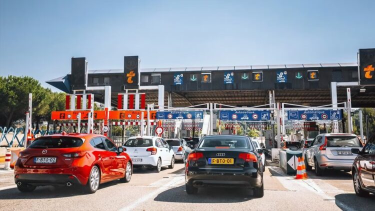 Vakantiegangers opgepast: nieuwe oplichtingstruc op tolwegen en hier moet je extra alert op zijn