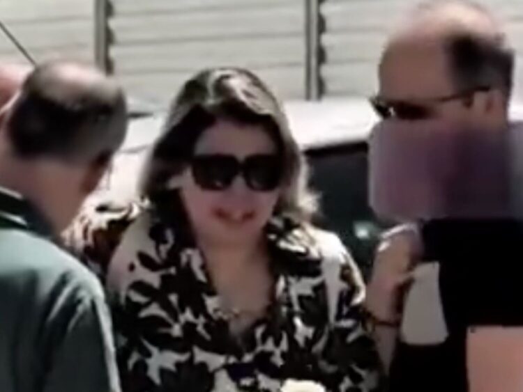 Moeder van Diogo Jota huilt om haar zonen die ze nooit meer zal vasthouden. Geen enkel woord heelt een gebroken hart van een moeder