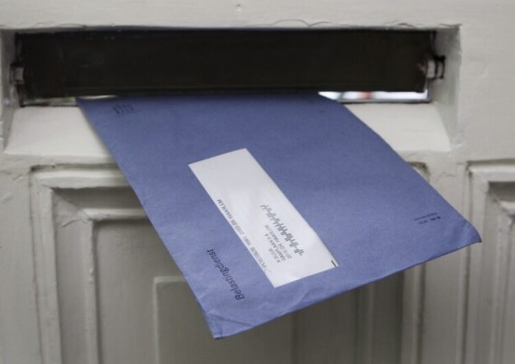 Belastingdienst waarschuwt: er gaan neppe blauwe brieven rond (en zo herken je ze)