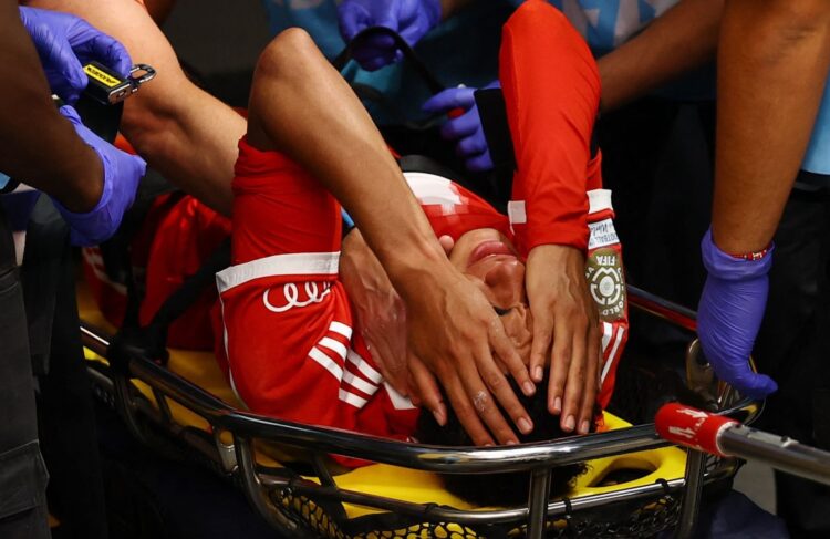 Fans en spelers in tranen na het zien van horrorblessure Duits supertalent Musiala