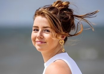 Oeps: ‘bikinifoto’s’ van feestende prinses Alexia zorgen voor ophef