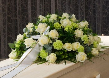 Wat kost een rouwboeket en waarom zijn ze vaak duurder dan gewone bloemen?