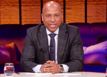 Johan Derksen zet Humberto Tan keihard op zijn plaats: ‘Hou je bek!’