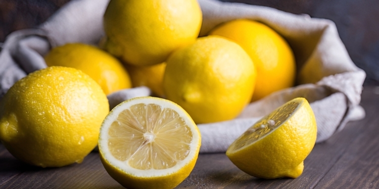 Leg een citroen naast je bed en dit is wat er gebeurt!