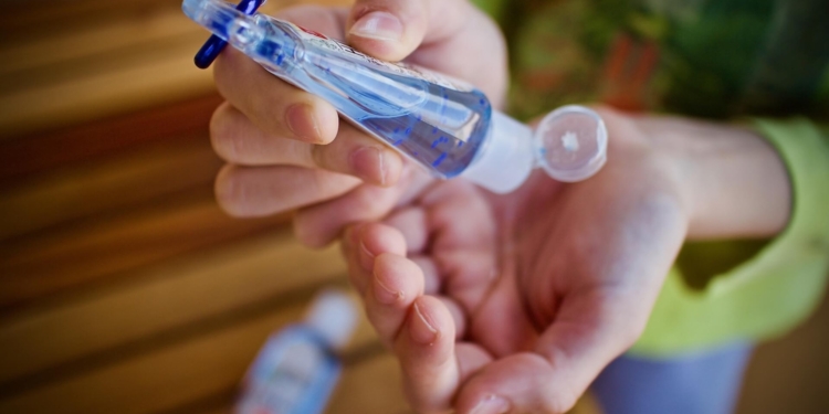Experts waarschuwen: verbod op desinfecterende handgels dreigt