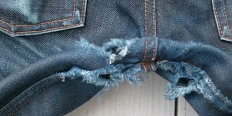 Een stinkende kruis van je spijkerbroek: zo kom je er van af