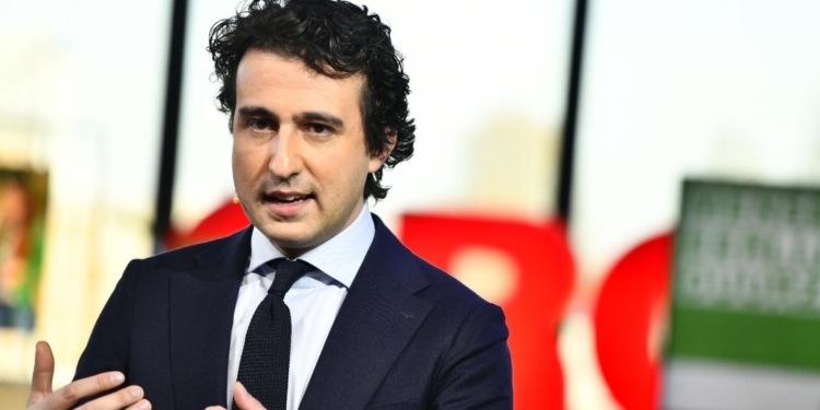 Jesse Klaver gaat helemaal tekeer tegen rechts Nederland en zorgt voor enorme ophef