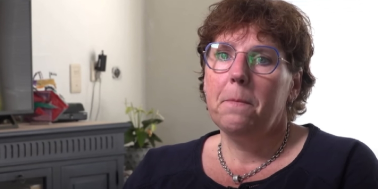 Moeder Kim deelt pijnlijke realiteit: “Na al mijn rekeningen blijft er nog geen 130 euro over”