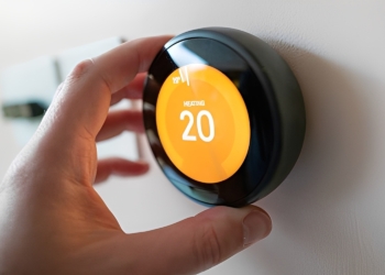 Deze 7 geheime verwarmingstips besparen je tientallen euro’s per maand – zo simpel is het!