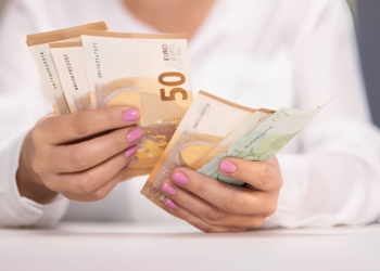 Banken waarschuwen: zorg dat je direct zóveel contant geld in huis haalt