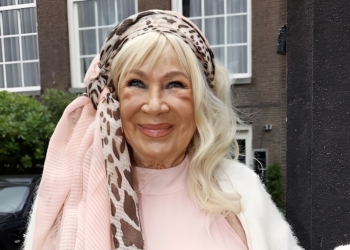 Moeder van Marco Borsato breekt eindelijk haar stilte: “Dit is wat er écht gebeurde na zijn vrijspraak!