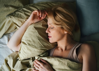 Experts waarschuwen voor de ernstige gevolgen van een verkeerde slaaphouding