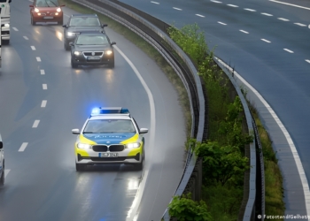 Met de auto door Duitsland? Deze vergissing kan je een flinke boete opleveren