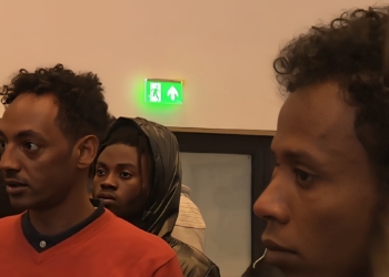 Asielzoekers op opvangboot in Haarlem gaan over tot hongerstaking