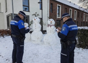 Onschuldig winterplezier? Voor een sneeuwpop kun je zomaar een boete krijgen