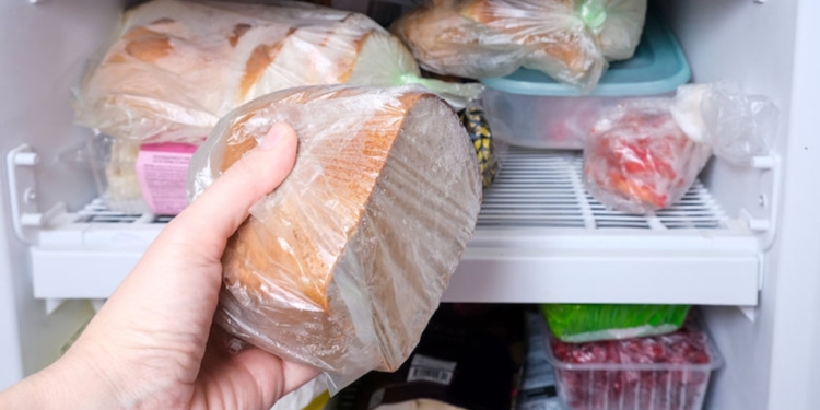 Bewaar jij brood in de vriezer? Dit moet je echt even weten!