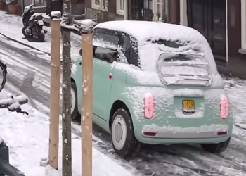 Zo hoog kan de boete zijn als je toch met een niet-sneeuwvrije auto gaat rijden