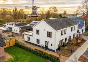 Funda-parel van €375.000 met 100 meter diepe tuin zorgt voor stormloop onder kopers