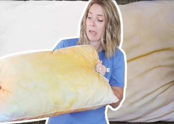 Vergeeld kussen? Met deze tip is het binnen no-time weer wit