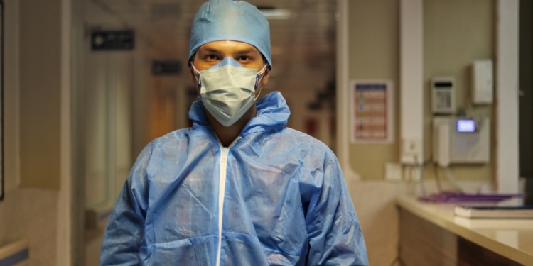 Alles wat we op dit moment weten over de ‘ongeneeslijke’ mysterieuze ziekte die zich over de wereld verspreidt