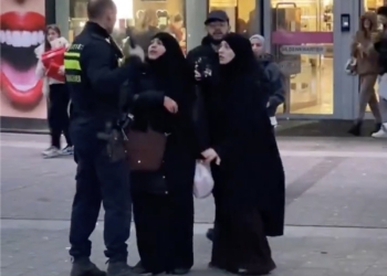 Aangifte tegen agent in Utrecht zorgt voor ophef: advocaat moslima’s onthult schokkende details