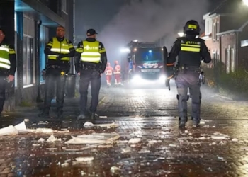 ‘Politiebond komt met bizarre informatie over geweld tijdens nieuwjaarsnacht – Geen Nederland meer’