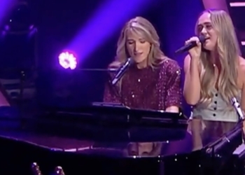 Tranen vloeien in The Voice door ontroerend duet Suzan Rikkerink en Britt