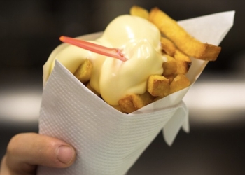 Frietprijzen in Nederland stijgen absurd hard – ‘Dit kost een normaal frietje nu’