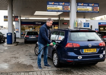 Miljoenen stromen naar buurlanden — kabinet woedend op dit gedrag van Nederlandse consumenten