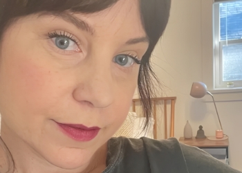 Alleenstaande moeder (48) met Alzheimer doet emotionele onthulling over eerste symptomen