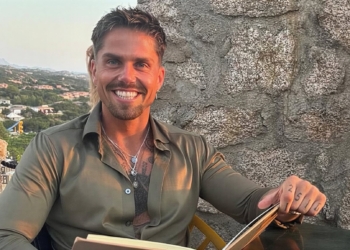 André Hazes schokt Roxeanne met pikante bekentenis!