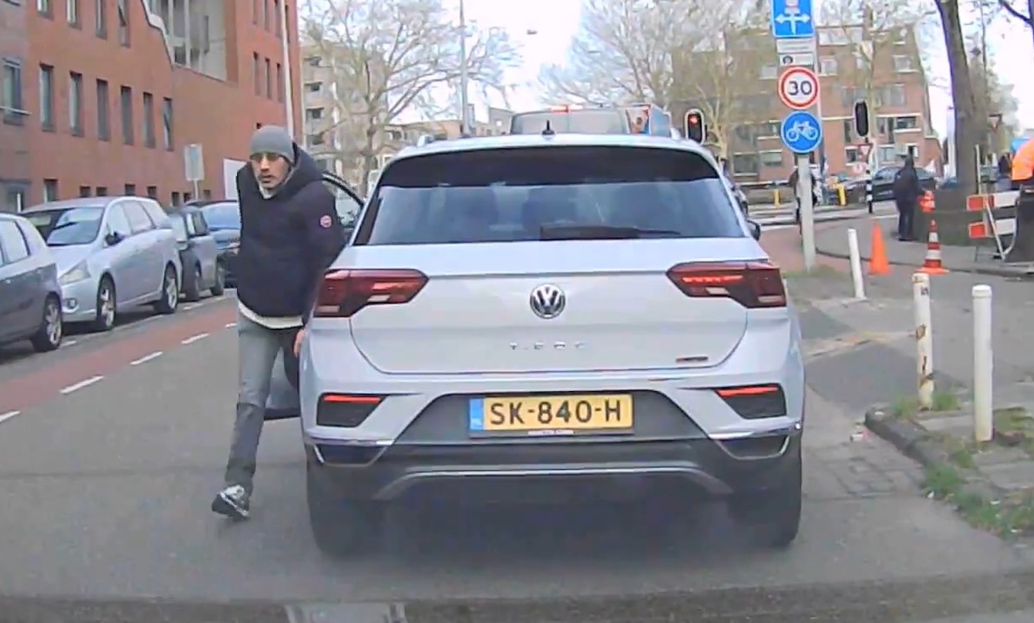 Kansenparel weigert gewoon voorrang te geven… wat er daarna gebeurt is echt niet normaal