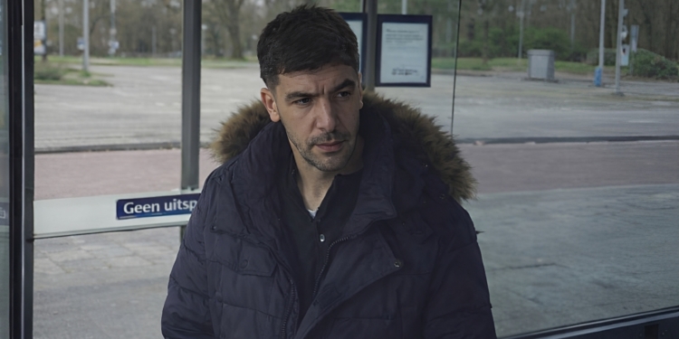 Politie vraagt iedereen om hulp en zoekt man na tweede aanval op buschauffeur