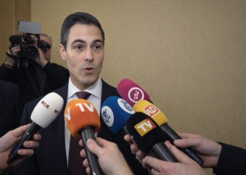 ‘Ministerie onderzoekt genderneutrale aanpak en adviseert om Vader- en Moederdag aan te passen’