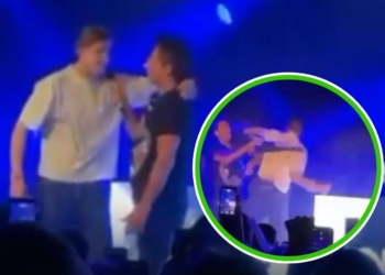 Gerard Joling geeft klappen aan biergooier in het publiek