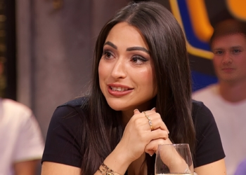 Lale Gül en Jan Smit betrapt: ‘Hier gaat ze paling roken!’