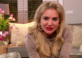 ‘Plagiaatdictator Sonja Bakker choqueert met piepjonge toyboy’