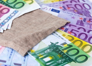 Zoveel vakantiegeld krijgen de meeste Nederlanders volgende maand gestort