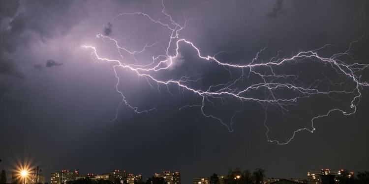 Heel Nederland krijgt te maken met noodweer: hier wordt het straks het heftigst